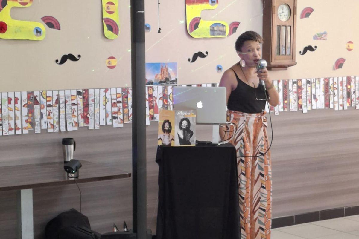 Anniversaires + chanteuse Moonia