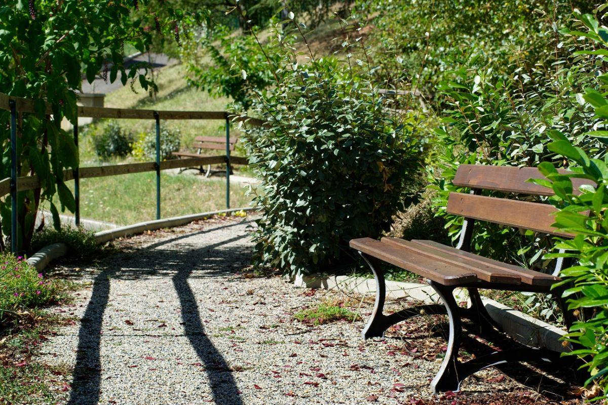 Chemin de promenade tout autour de l'EHPAD